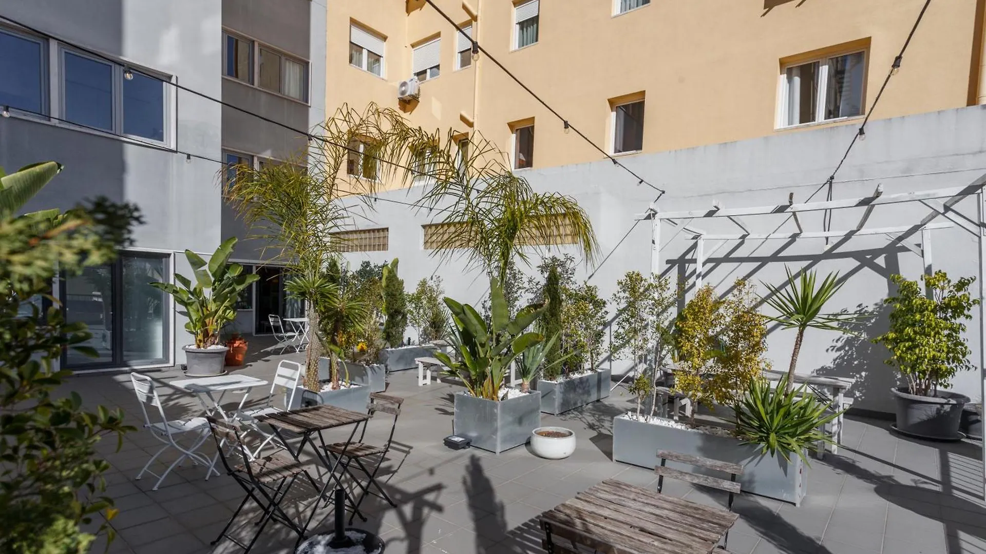 Apperol Lisbon Escape - By Misha'S Place 2A Португалия
