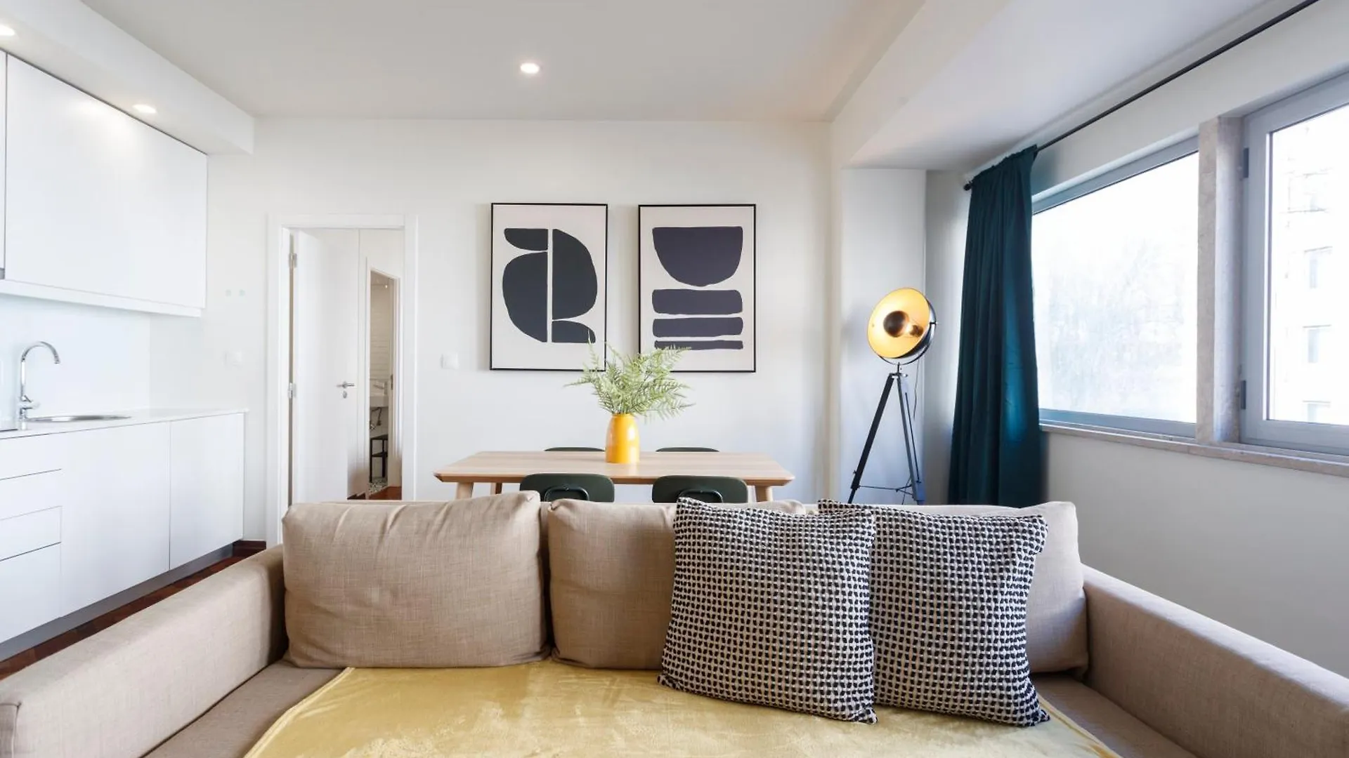 Apperol Lisbon Escape - By Misha'S Place 2A Португалия